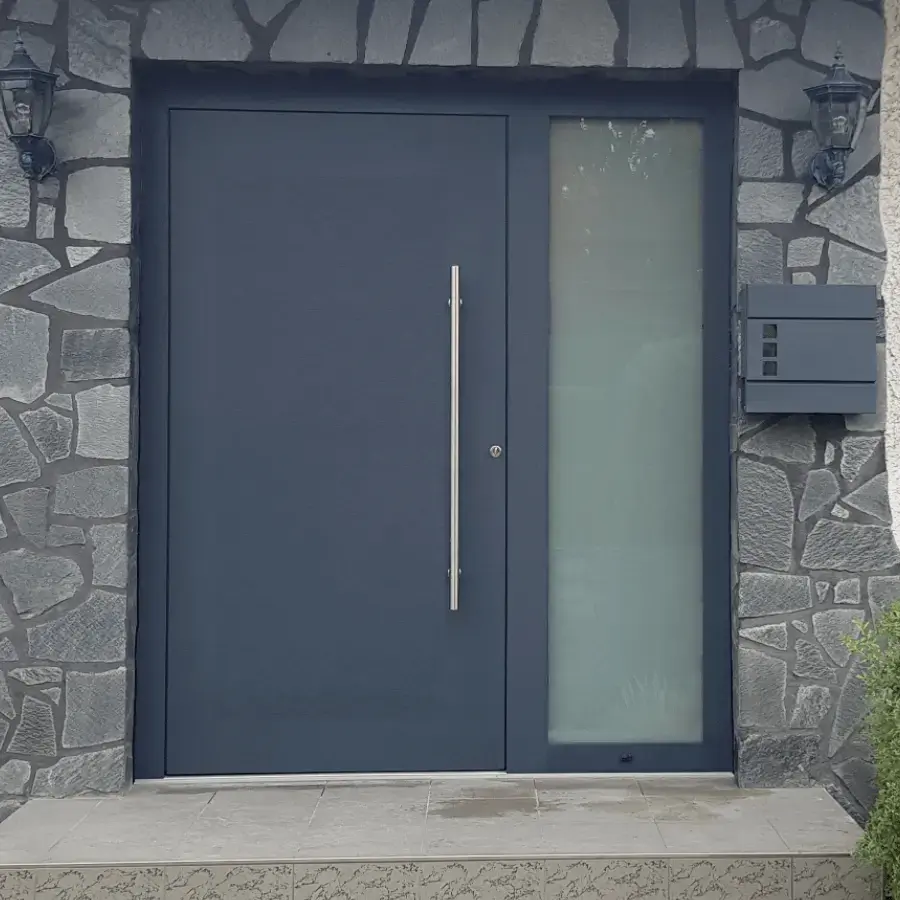 Haustür – klassisches Design